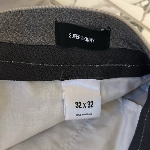 EXPRESS Skinny Hyper Stretch Chino. Grey, size 32/32 - Picture 4 of 5